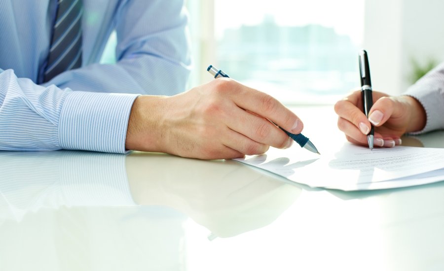 Contrato de prestação de serviços: 8 pontos que a empresa deve analisar antes de assinar